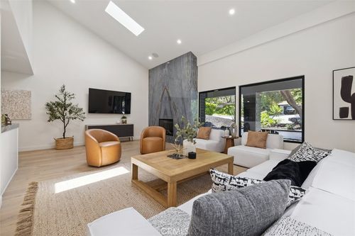 4360 Park Alisal, Calabasas, CA, 91302-1781 | Card Image