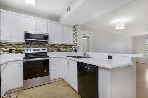 924-8271 Key Royal Cir, NAPLES, FL, 34119-6817 | Card Image