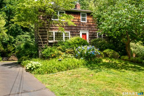 8 Oakledge Circle, Norwalk, CT, 06854 | Card Image