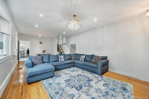 9 Valley View Dr, Yonkers, NY, 10710-3416 | Card Image