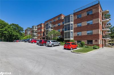 402 - 291 Blake St, Home with 2 bedrooms, 2 bathrooms and 1 parking in Barrie ON | Image 3