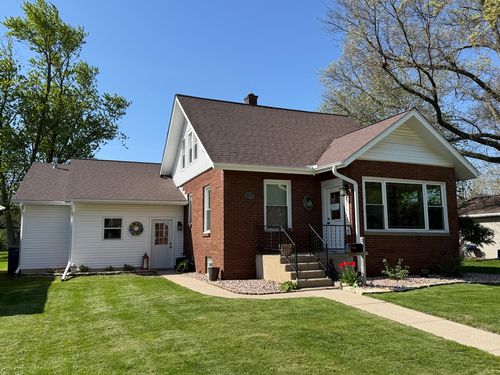 321 W South St, Dwight, IL, 60420-1240 | Card Image
