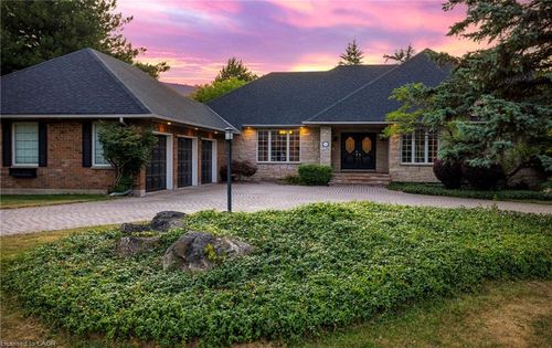 163 Wheelihan Way, Milton, ON, L0P1B0 | Card Image