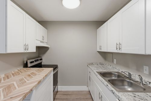 f110-550 Harding Pl, Nashville, TN, 37211-4529 | Card Image