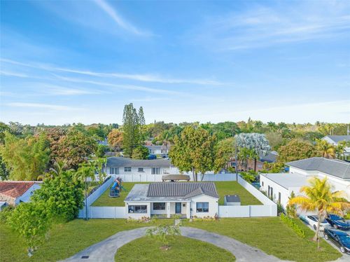 529 Ne 109th St, Miami, FL, 33161-7146 | Card Image