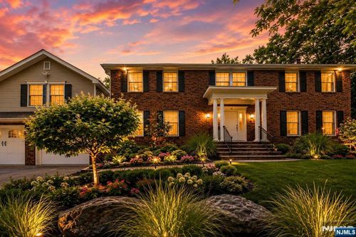 18 Monument Ln, Alpine, NJ, 07620-1186 | Card Image