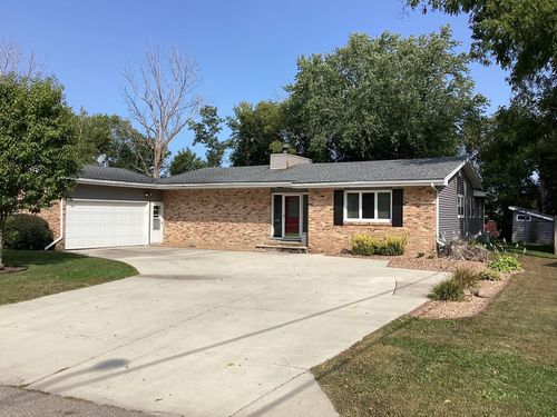 1518 Elm St, Albert Lea, MN, 56007-4102 | Card Image
