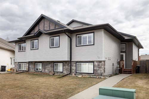 52 Heron Crt, Penhold, AB, T0M0B7 | Card Image