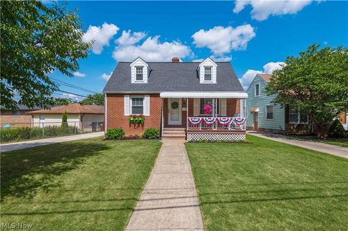 6358 Allanwood Drive, Parma, OH, 44129 | Card Image