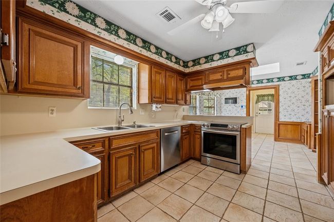 Kitchen | Image 11