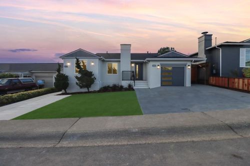 519 Midway Ave, Daly City, CA, 94015-3612 | Card Image