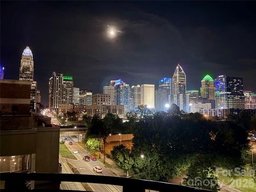801-718 W Trade St, Charlotte, NC, 28202-1352 | Card Image
