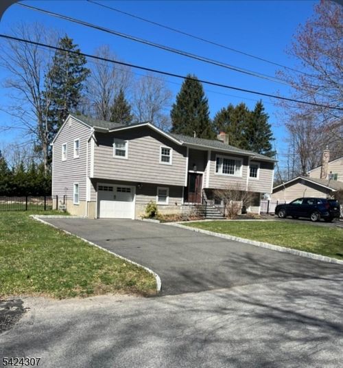 16 Roosevelt Dr, Ogdensburg, NJ, 07439-1017 | Card Image
