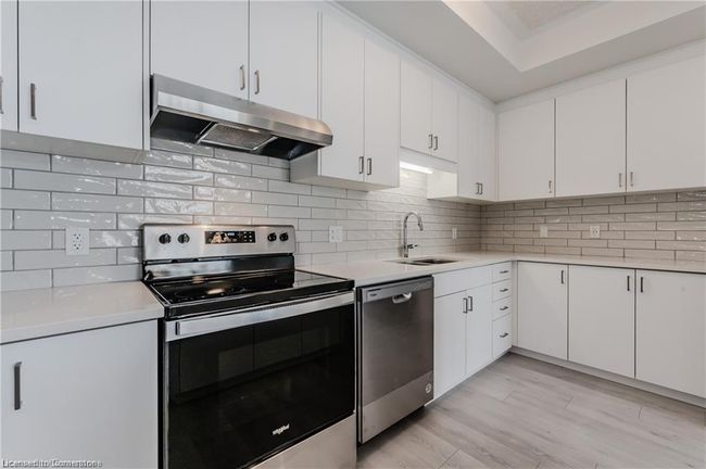 A011 - 142 Foamflower Pl, Townhouse with 2 bedrooms, 3 bathrooms and 1 parking in Waterloo ON | Image 11