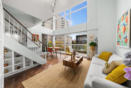 302-18 Merton St, Toronto, ON, M4S3G9 | Card Image