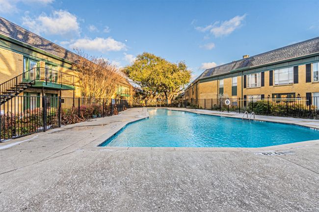 View of swimming pool | Image 40