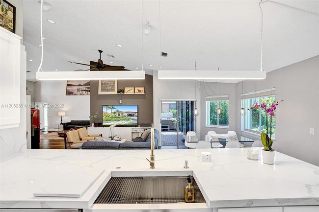 730 Bayside Ln, House other with 4 bedrooms, 3 bathrooms and null parking in Weston FL | Image 27