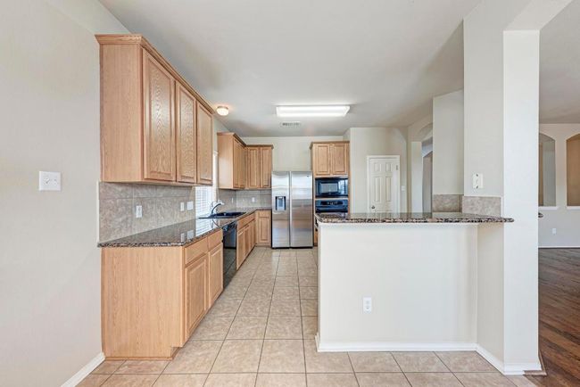 11512 Shadow Creek Dr, House other with 4 bedrooms, 2 bathrooms and 4 parking in Manor TX | Image 14
