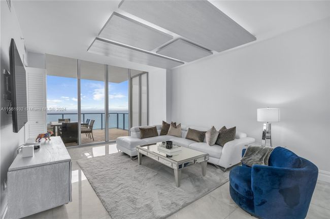 PH-04 - 9703 Collins Ave., Condo with 2 bedrooms, 2 bathrooms and null parking in Bal Harbour FL | Image 5