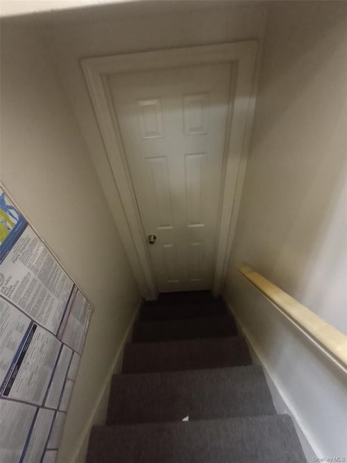 43 43-50 42 St, New York, NY, 11104 | Card Image