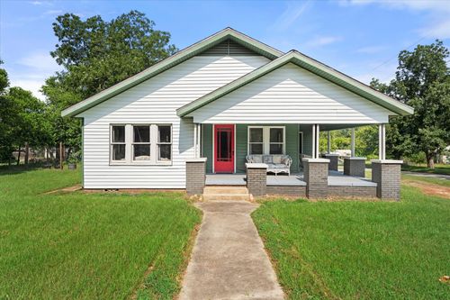 402 N Market St, Grapeland, TX, 75844-2132 | Card Image