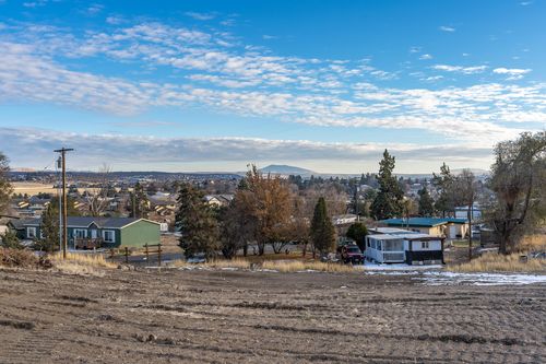 1306-0 Ne Polk St, Madras, OR, 97741 | Card Image