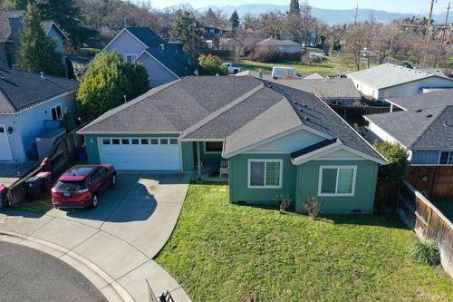 977 Garden Springs Cir, Medford, OR, 97504-6460 | Card Image