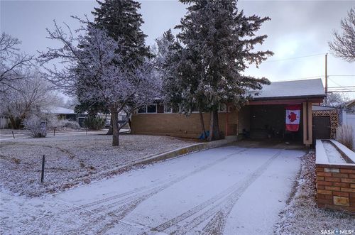 1211 Gordon Rd, Moose Jaw, SK, S6H3E3 | Card Image