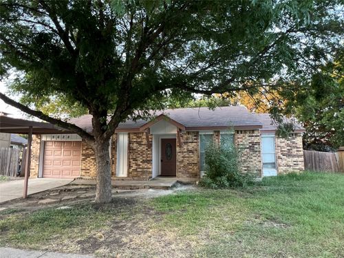 5628 Whitley Rd, Haltom City, TX, 76148-3815 | Card Image