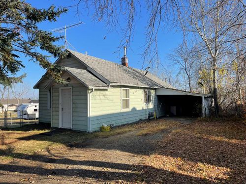 828 2 Ave, Hines Creek, AB, T0H2A0 | Card Image