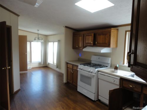 13463 Pear St, Carleton, MI, 48117-9435 | Card Image