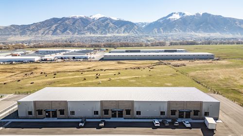 bldg-21-104-695 W 1700 S, Logan, UT, 84321-6258 | Card Image