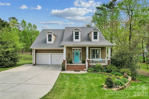 9149 Viscount Ln, Charlotte, NC, 28269-6216 | Card Image