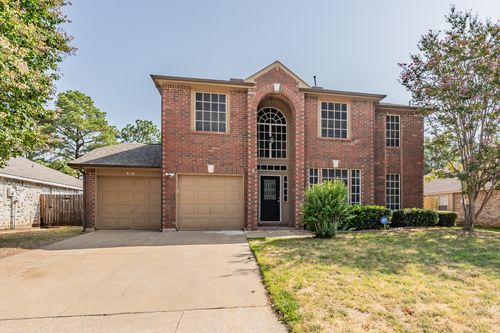 8112 Fireside Dr, North Richland Hills, TX, 76182-7325 | Card Image