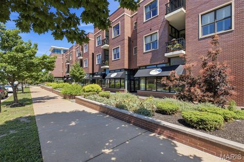 208-6451 Clayton Rd, Saint Louis, MO, 63117-1814 | Card Image