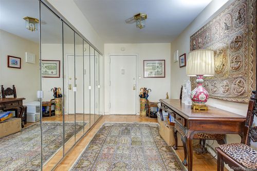 apt-12e-102 66th Rd, Forest Hills, NY, 11375-7618 | Card Image