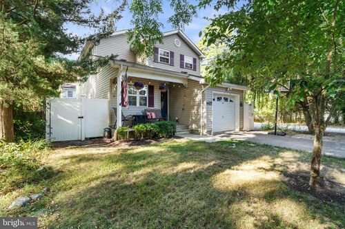 1427 Foch Ave, Forked River, NJ, 08731-4018 | Card Image