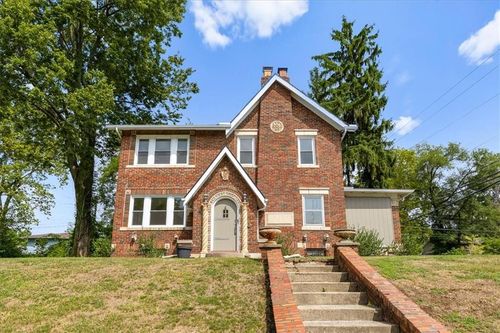 7343 Forest Ave, Kansas City, MO, 64131-1725 | Card Image