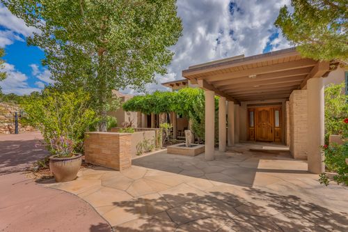 409 Brownell Howland Rd, Santa Fe, NM, 87501-9566 | Card Image
