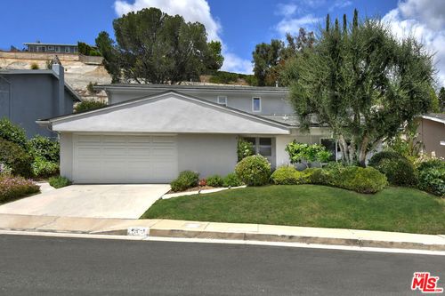 6041 Ellenview Ave, Woodland Hills, CA, 91367-1040 | Card Image