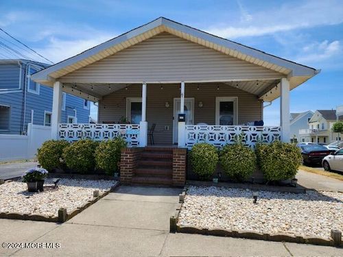 111 17th Ave, Belmar, NJ, 07719-2664 | Card Image