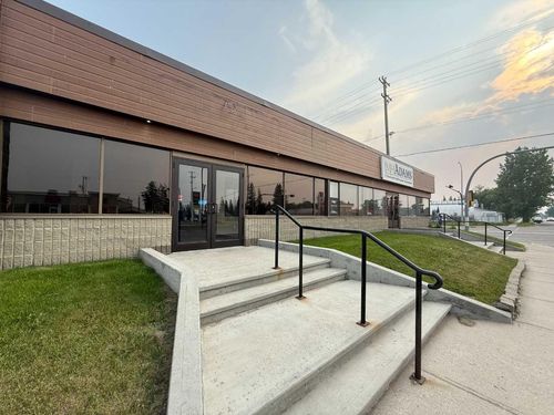 {{alt}} | Card Image