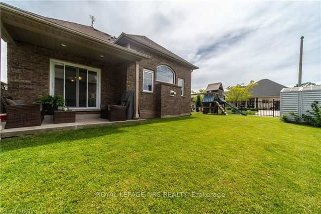 8871 Mcgarry Dr, House other with 3 bedrooms, 4 bathrooms and 4 parking in Niagara Falls ON | Image 26