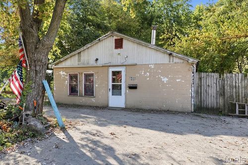 841 W Maple, Flora, IL, 62839 | Card Image