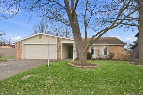 6113 Millhollow Ln, Fort Wayne, IN, 46815-6233 | Card Image