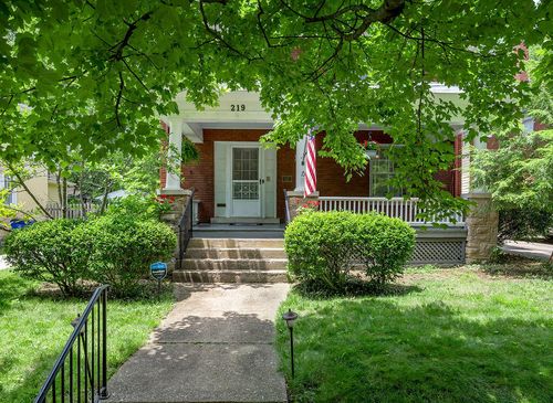 219 Irvine Rd, Lexington, KY, 40502-1815 | Card Image