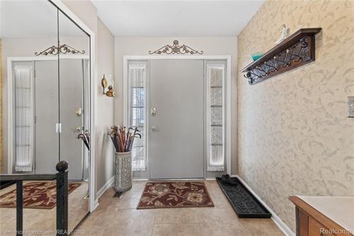 46490 Bartlett Dr, Canton, MI, 48187-1517 | Card Image