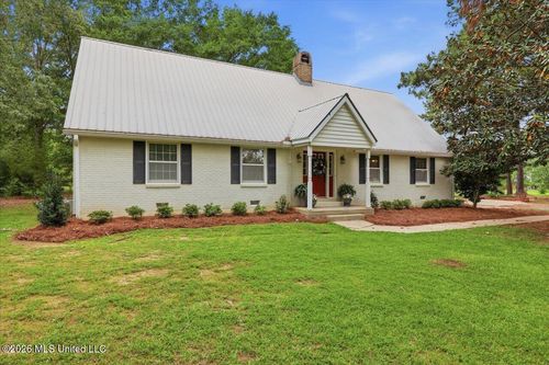327 Clarkdell Rd, Canton, MS, 39046-9464 | Card Image