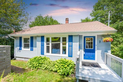 7 Maple Dr, Dartmouth, NS, B2X1C1 | Card Image
