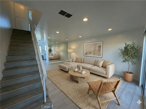 19142 Haynes Street, Reseda, CA, 91335 | Card Image